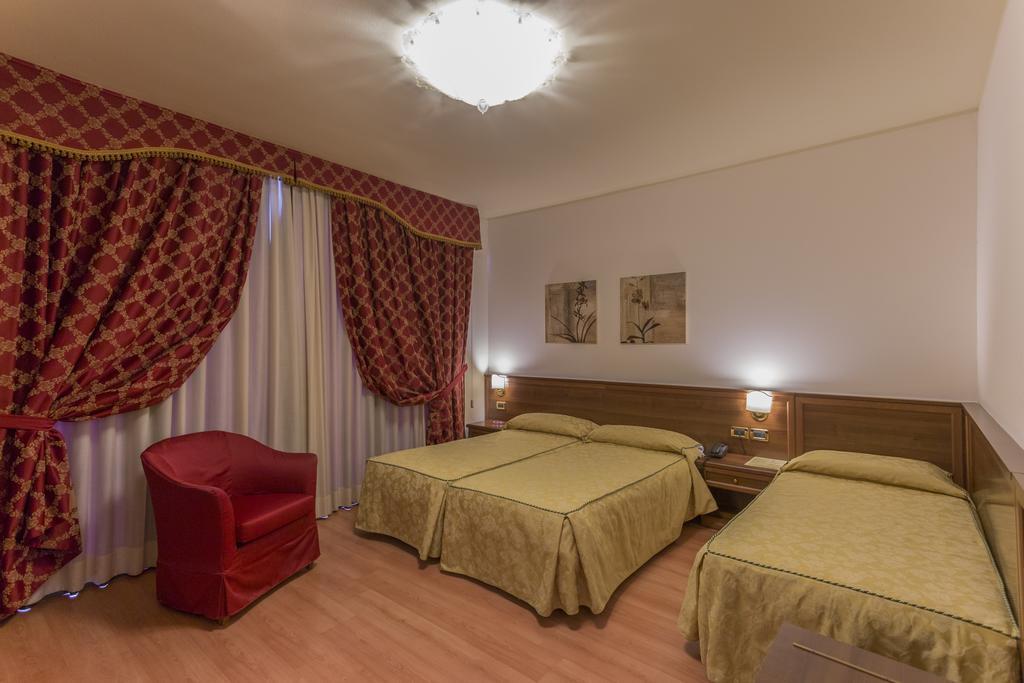 Hotel Doge Vicenza Kamer foto